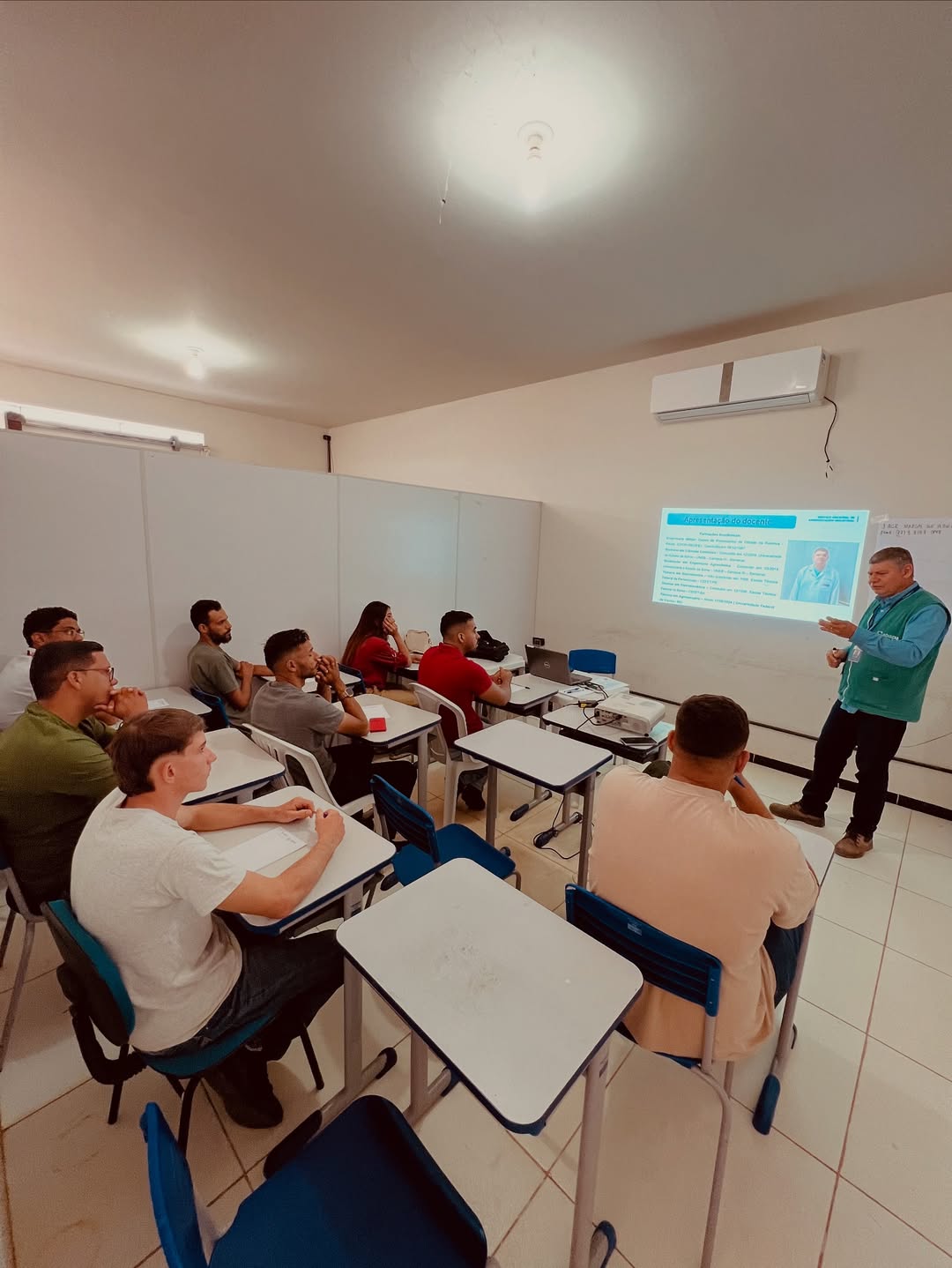 SECRETARIA DE AGRICULTURA PROMOVEU DUAS QUALIFICAÇÕES PROFISSIONAIS EM MOTONIVELADORA E MANIPULADORA